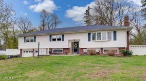 16 Vatrano Lane Loudonville, NY 12211