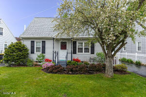 68 Fox Avenue Schenectady, NY 12304