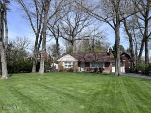 1737 Lexington Parkway Niskayuna, NY 12309
