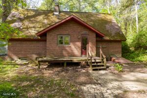 681 High Rock Road Hannacroix, NY 12087