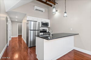 521 Warren Street Albany, NY 12208