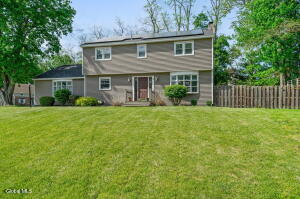 9 Haviland Drive Schenectady, NY 12302
