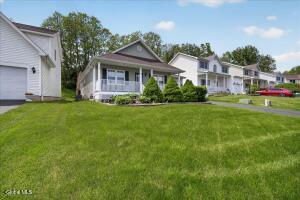 23 Victoria Way Albany, NY 12209