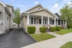 106 Lark Street Schenectady, NY 12302