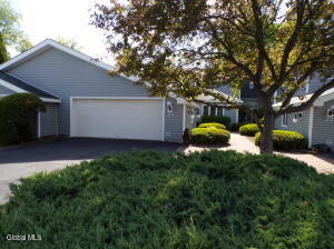 20 Westwood Drive Queensbury, NY 12804