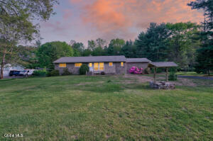 12 Maurice Lane Clifton Park, NY 12065