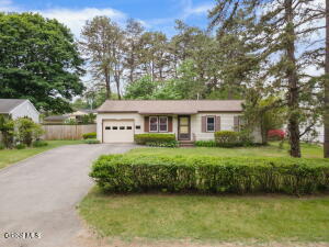 2736 Maida Lane Schenectady, NY 12306