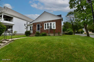 1702 Lenox Road Schenectady, NY 12308