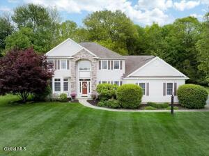 11 Brookhaven Lane East Greenbush, NY 12061