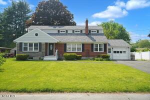 7 Silversmith Lane Schenectady, NY 12306