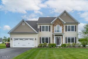 46 Haywood Lane Rensselaer, NY 12198