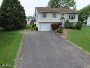 72 Magnolia Circle Ravena, NY 12143