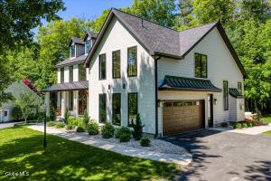 8 Emmons Drive Clifton Park, NY 12065