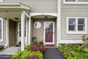 10 Redcoat Court Halfmoon, NY 12065