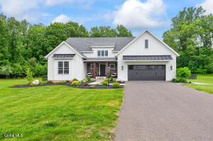 18 Bernie Loop Troy, NY 12180