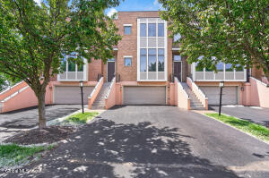 4 Bryn Mawr Court Albany, NY 12211