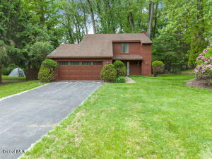 64 Algonquin Road Clifton Park, NY 12065