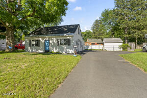 1054 Outer Drive Schenectady, NY 12303