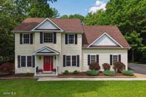 11 Oakwood Court Ballston Spa, NY 12020