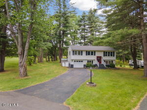 247 Pinewood Drive Schenectady, NY 12303