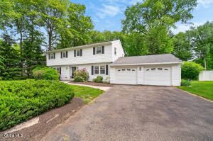 77 Huntersfield Road Delmar, NY 12054