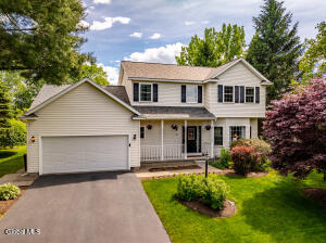 22 Blue Jay Way Rexford, NY 12148
