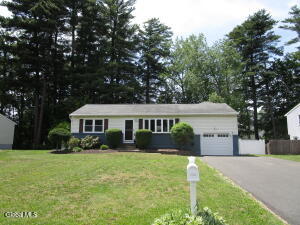 29 Garling Drive Latham, NY 12205