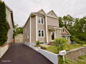 32 Mount Stuart Road Schenectady, NY 12304