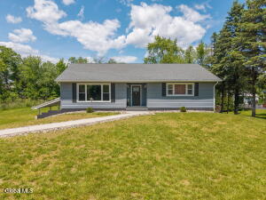 10 Ten Broeck Street Stillwater, NY 12170