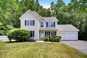 8 Donswood Court Clifton Park, NY 12065
