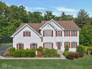 15 Foxhound Circle Mechanicville, NY 12118