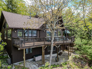 5569 Evergreen Shores Way Putnam Station, NY 12861