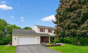 19 Debbie Marie Court Schenectady, NY 12309