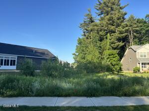 51 Vettura Court Malta, NY 12020