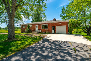 412 Font Grove Road Slingerlands, NY 12159