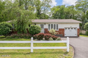 102 Evans Road Schenectady, NY 12306