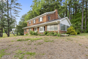 193 Pine Ridge Drive Guilderland, NY 12084