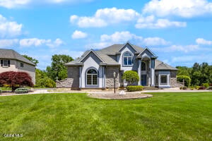 13 Devonshire Way Halfmoon, NY 12065