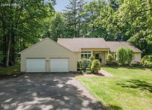 703 Maple Lane Niskayuna, NY 12309