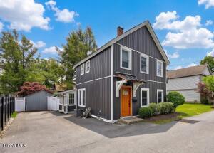 24 Diamond Place Saratoga Springs, NY 12866
