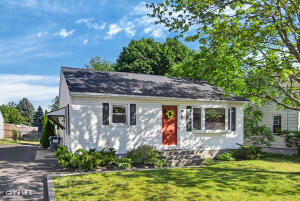 28 Smith Avenue Colonie, NY 12205