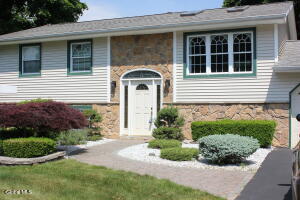 4 Mari Nol Circle Halfmoon, NY 12065