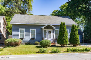 9 Halfmoon Drive Waterford, NY 12188