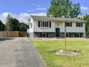 186 Middletown Road Waterford, NY 12188