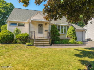 1915 Nicky Drive Schenectady, NY 12306