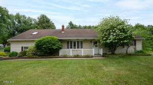 559 Bloomingrove Drive Rensselaer, NY 12144