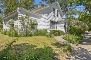 29 Hyde Street Saratoga Springs, NY 12866