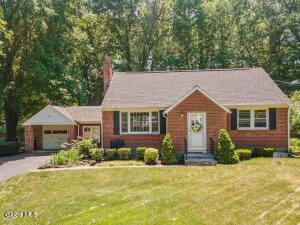 8 Oak Drive Albany, NY 12203