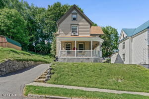 32 5th Street Gloversville, NY 12078