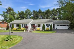 917 Londonderry Court Schenectady, NY 12309